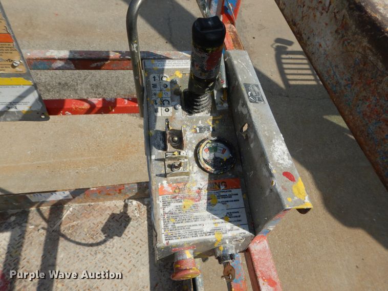 image for item IY9570 1994 Sky Jack SJ 4626  scissor lift