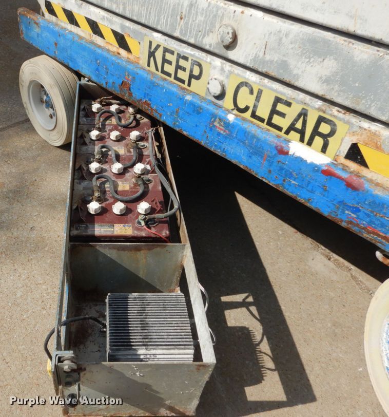 image for item IY9570 1994 Sky Jack SJ 4626  scissor lift