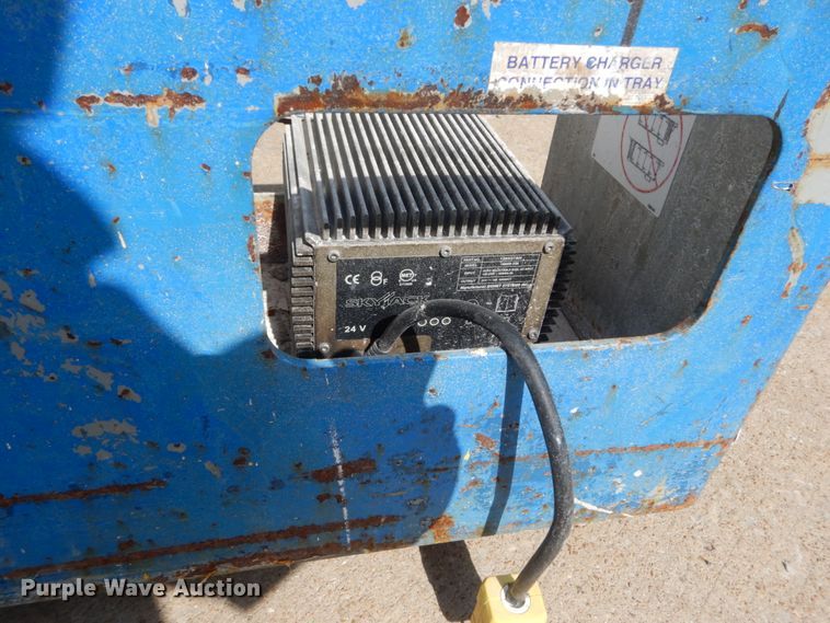 image for item IY9570 1994 Sky Jack SJ 4626  scissor lift