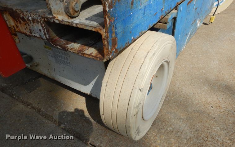 image for item IY9570 1994 Sky Jack SJ 4626  scissor lift