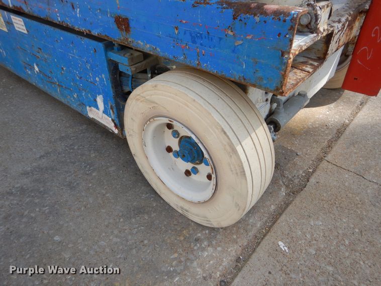 image for item IY9570 1994 Sky Jack SJ 4626  scissor lift