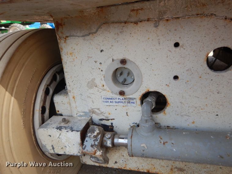 image for item IY9570 1994 Sky Jack SJ 4626  scissor lift