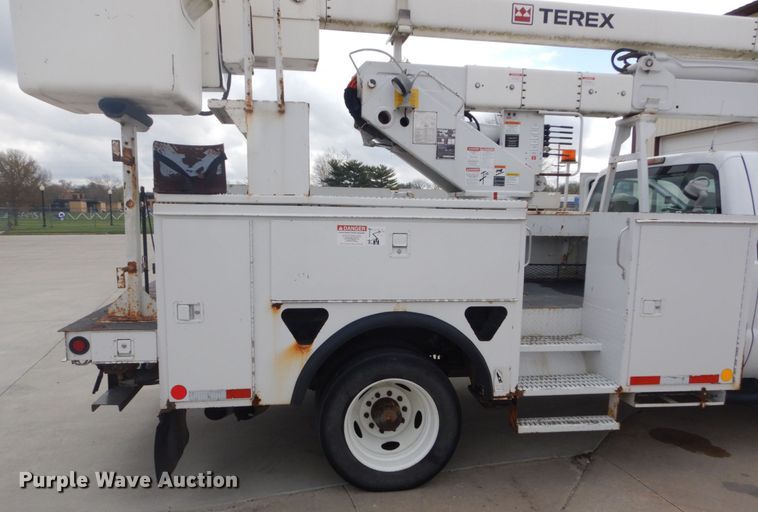 image for item IY9585 2009 Ford F550 Super Duty XL  bucket truck