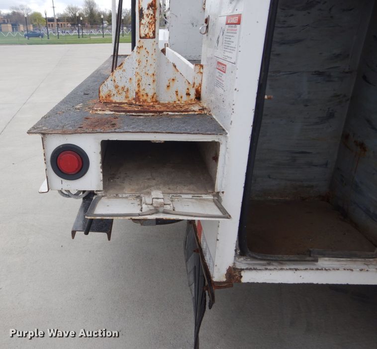 image for item IY9585 2009 Ford F550 Super Duty XL  bucket truck