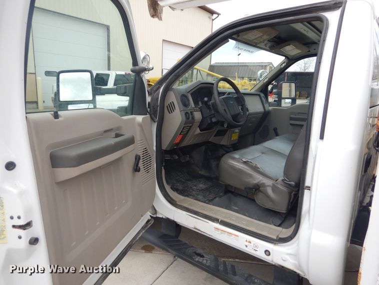image for item IY9585 2009 Ford F550 Super Duty XL  bucket truck