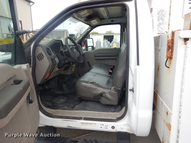 image for item IY9585 2009 Ford F550 Super Duty XL  bucket truck