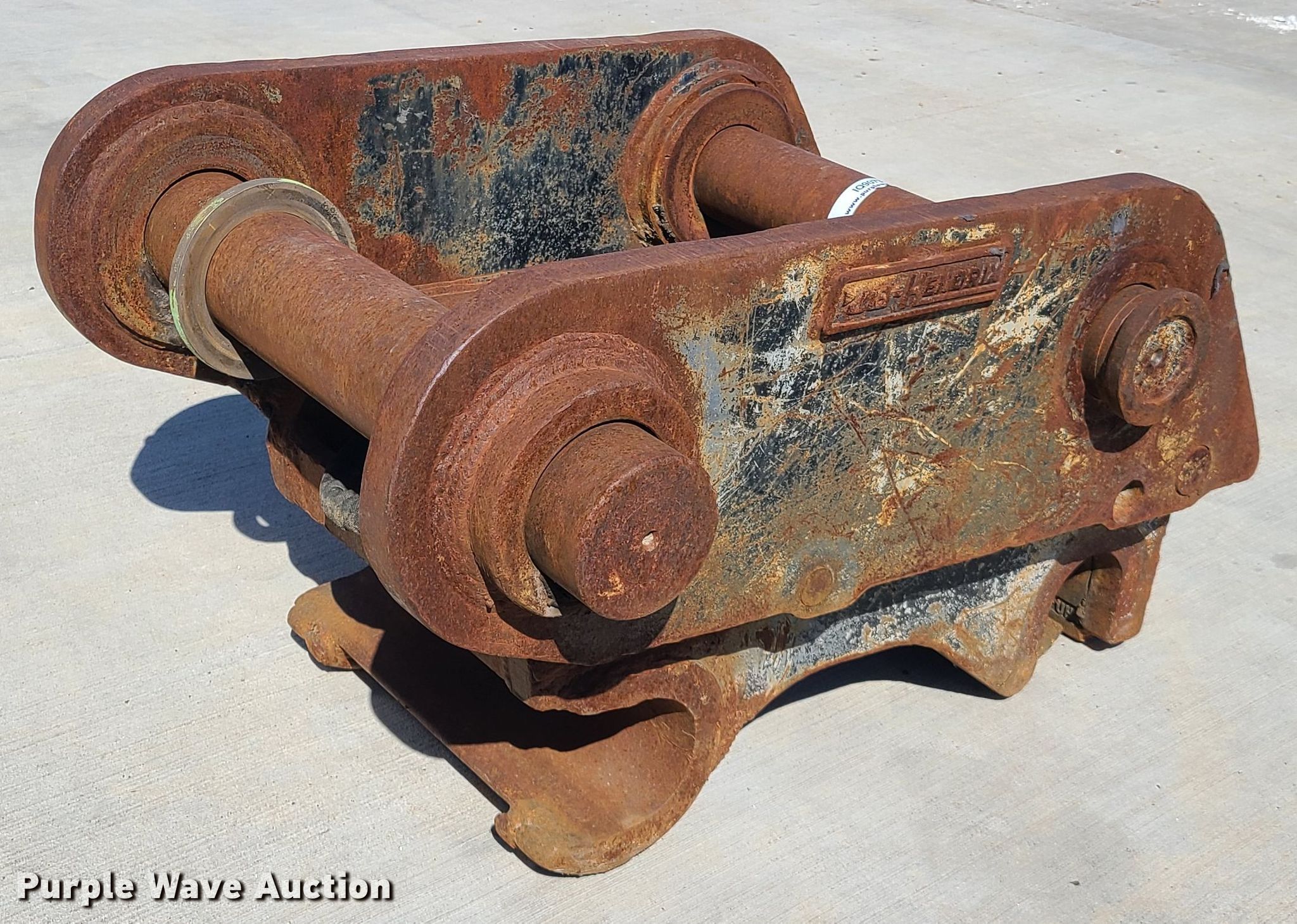 Jb Hendrix excavator quick coupler in Liberty, MO Item IQ9073 sold