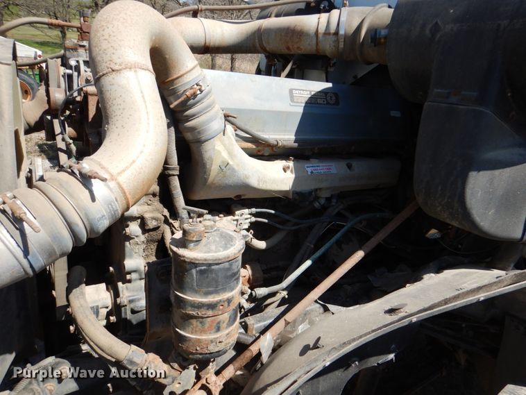 image for item DJ0406 1995 International 9400  semi truck