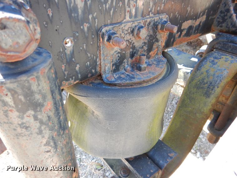 image for item DJ0406 1995 International 9400  semi truck