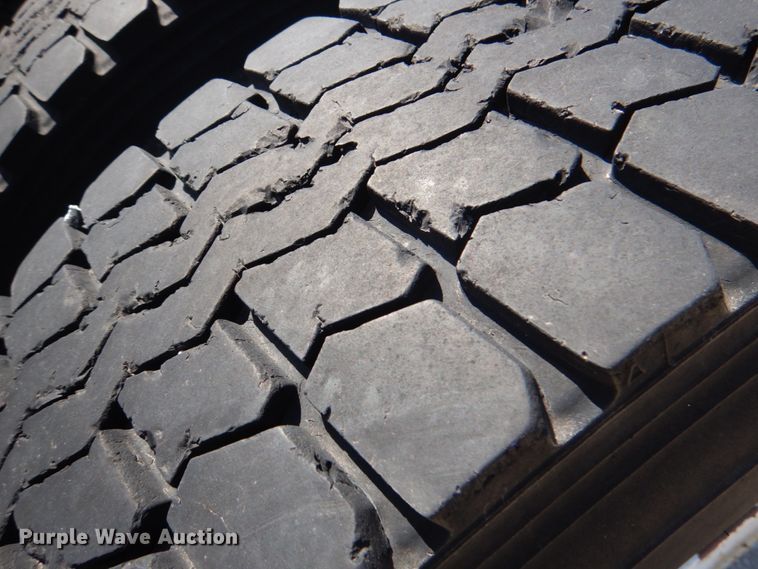 image for item DJ0406 1995 International 9400  semi truck