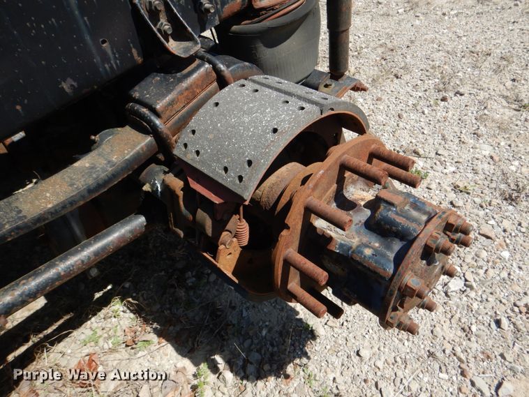 image for item DJ0406 1995 International 9400  semi truck