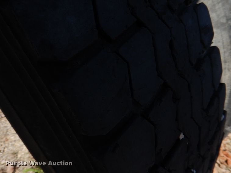 image for item DJ0406 1995 International 9400  semi truck