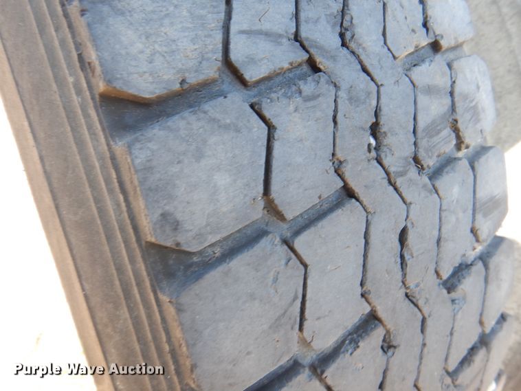 image for item DJ0406 1995 International 9400  semi truck