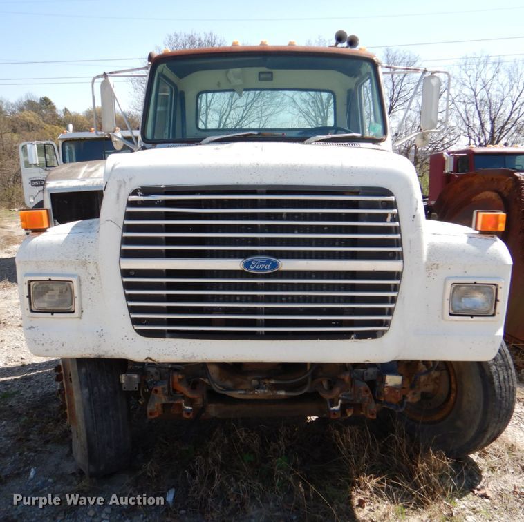 image for item DJ0407 1992 Ford L9000  semi truck