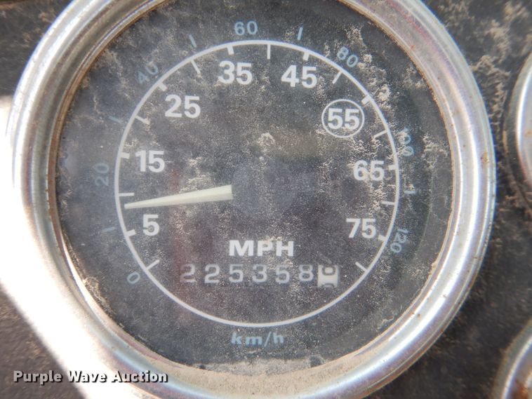 image for item DJ0407 1992 Ford L9000  semi truck