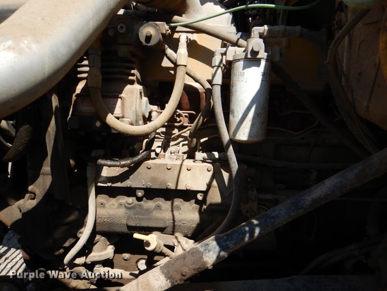 image for item DJ0407 1992 Ford L9000  semi truck