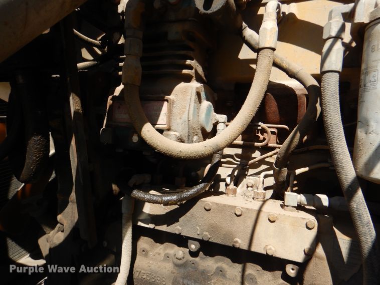 image for item DJ0407 1992 Ford L9000  semi truck