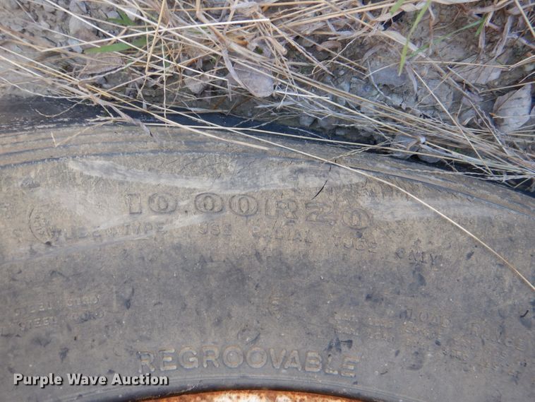 image for item DJ0407 1992 Ford L9000  semi truck