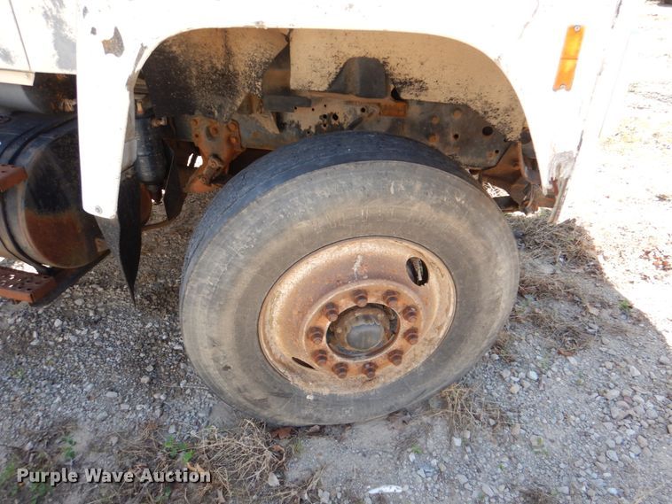 image for item DJ0407 1992 Ford L9000  semi truck