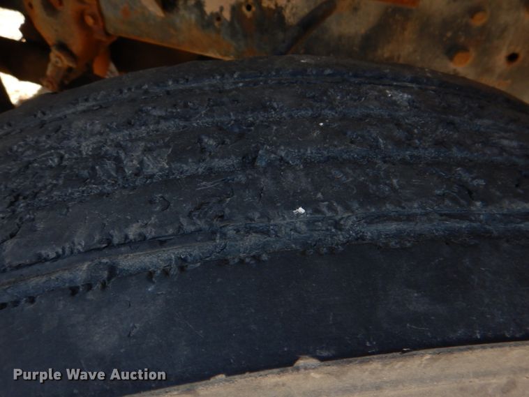 image for item DJ0407 1992 Ford L9000  semi truck