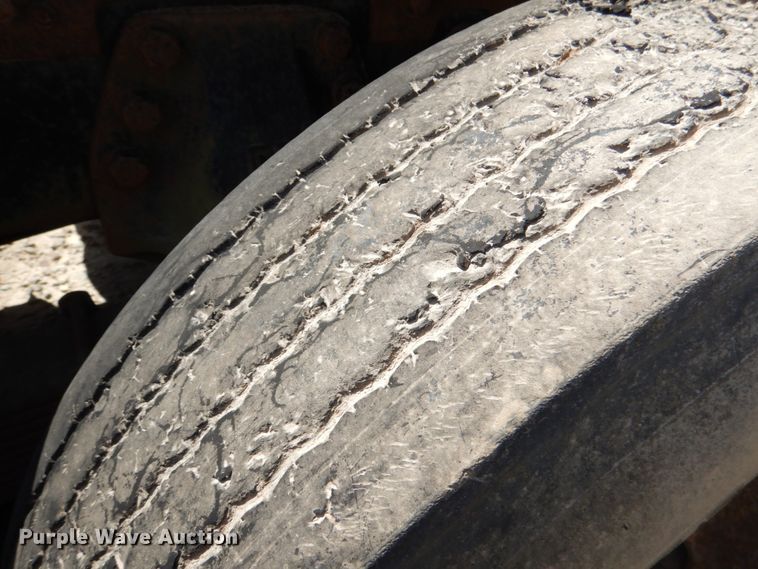 image for item DJ0407 1992 Ford L9000  semi truck