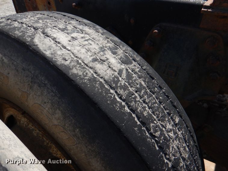 image for item DJ0407 1992 Ford L9000  semi truck