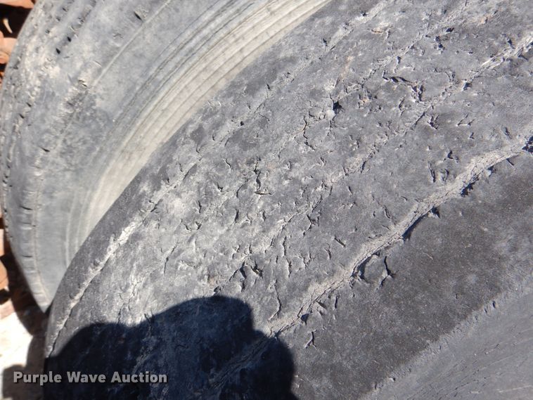 image for item DJ0407 1992 Ford L9000  semi truck