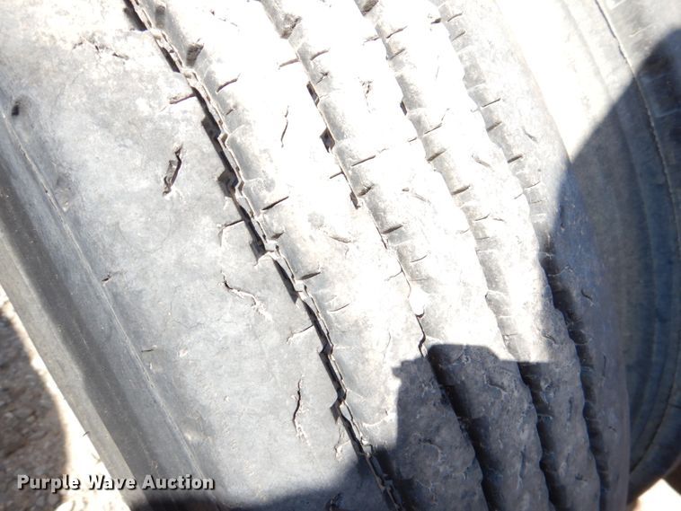 image for item DJ0407 1992 Ford L9000  semi truck