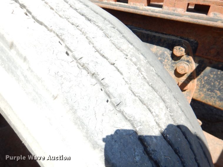 image for item DJ0407 1992 Ford L9000  semi truck