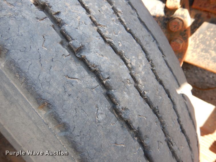 image for item DJ0407 1992 Ford L9000  semi truck