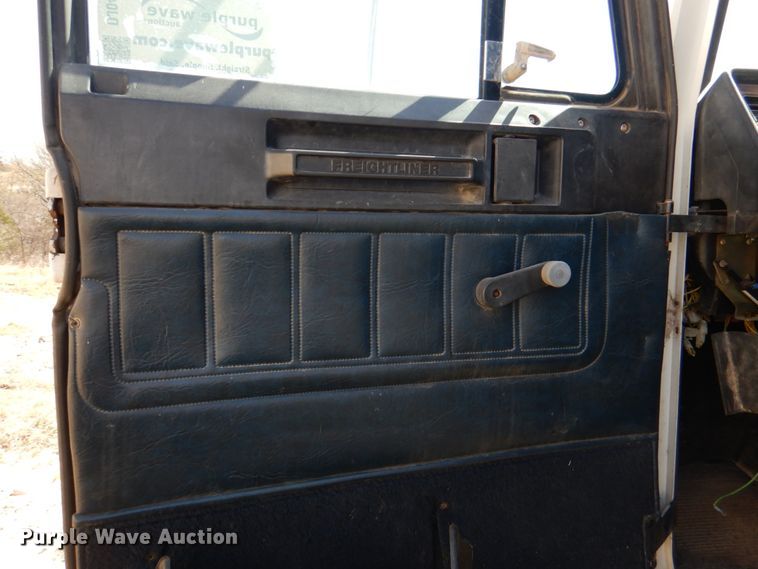 image for item DJ0409 1998 Freightliner FLD  semi truck