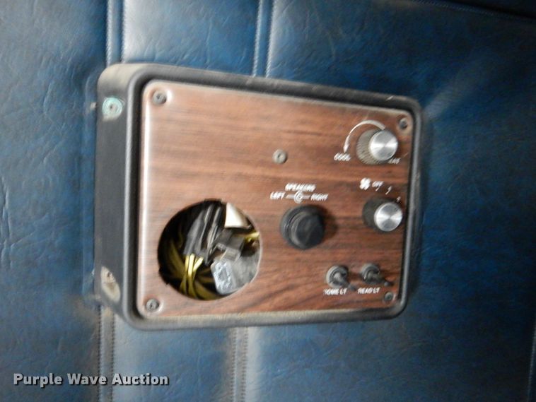 image for item DJ0409 1998 Freightliner FLD  semi truck