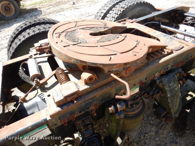 image for item DJ0409 1998 Freightliner FLD  semi truck