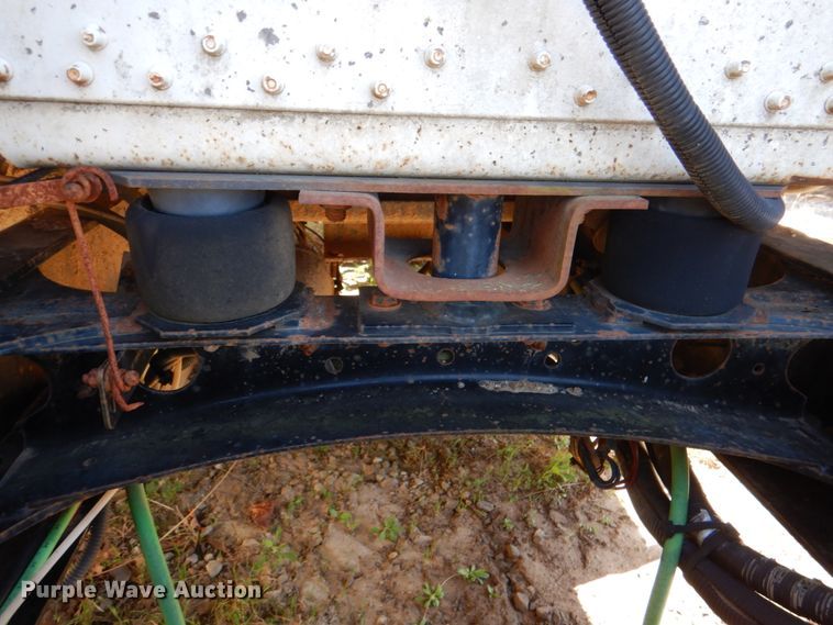 image for item DJ0409 1998 Freightliner FLD  semi truck