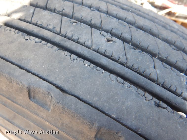 image for item DJ0409 1998 Freightliner FLD  semi truck