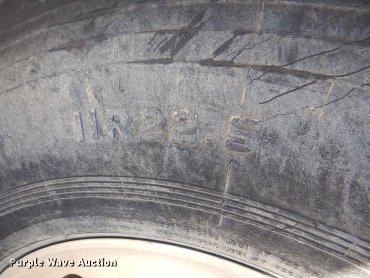 image for item DJ0409 1998 Freightliner FLD  semi truck