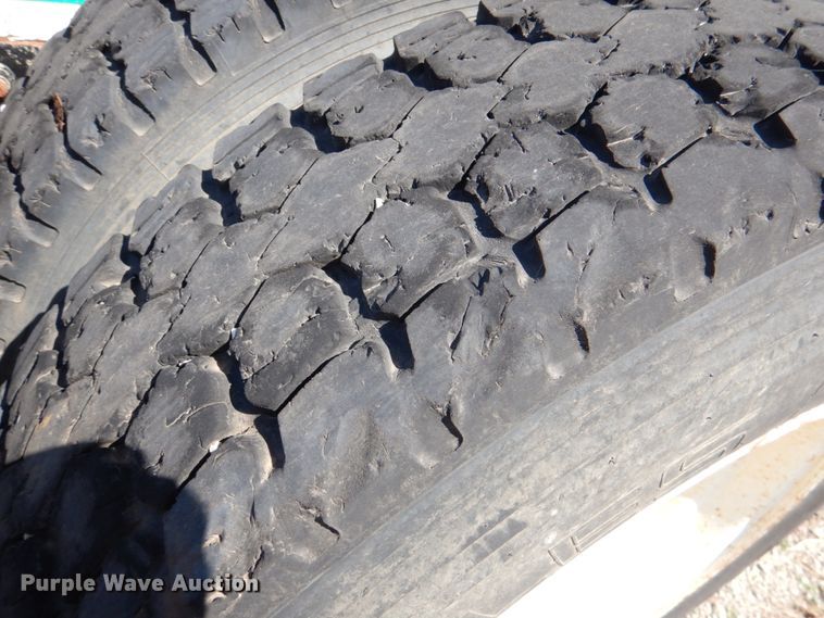 image for item DJ0409 1998 Freightliner FLD  semi truck