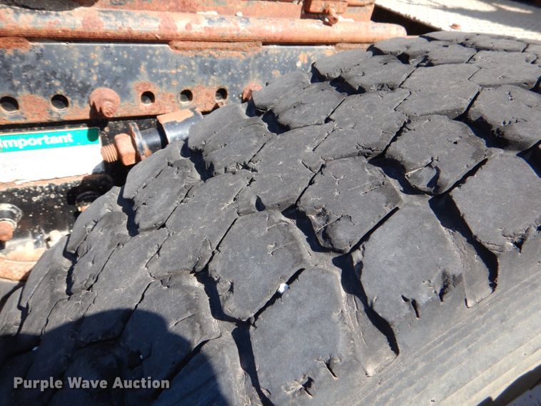 image for item DJ0409 1998 Freightliner FLD  semi truck