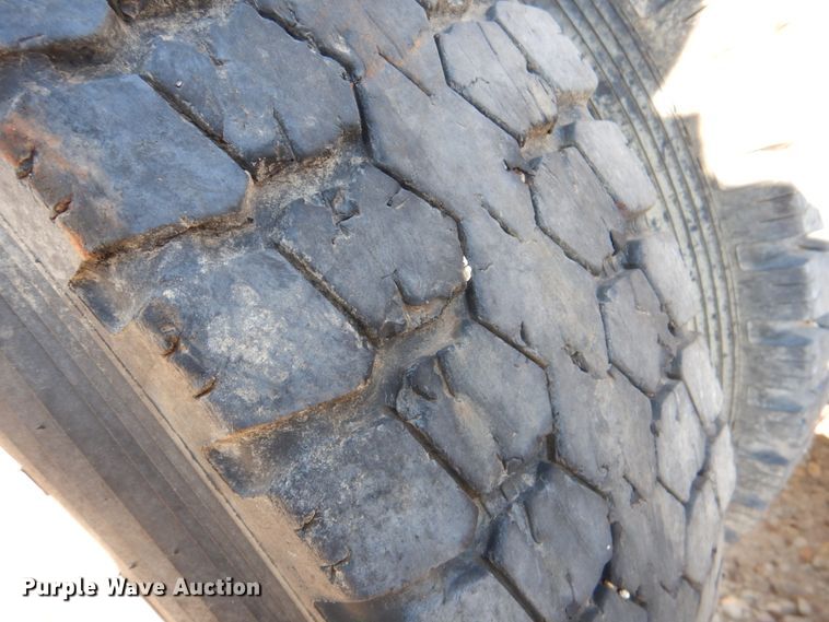 image for item DJ0409 1998 Freightliner FLD  semi truck