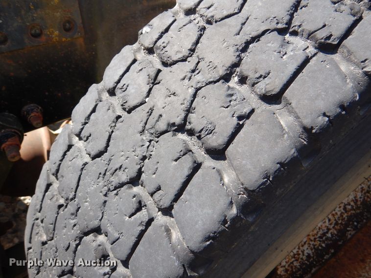 image for item DJ0409 1998 Freightliner FLD  semi truck