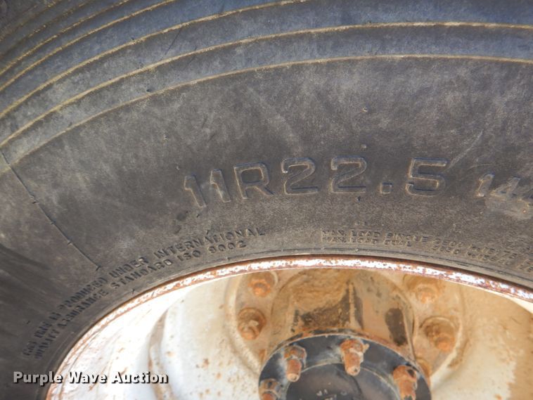 image for item DJ0409 1998 Freightliner FLD  semi truck