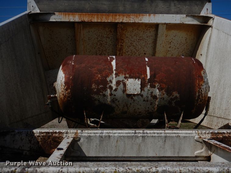 image for item DJ0410 1997 Ranch Manufacturing Co  bottom dump trailer