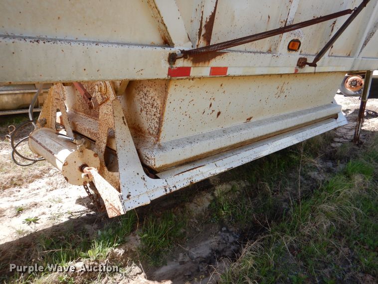 image for item DJ0410 1997 Ranch Manufacturing Co  bottom dump trailer