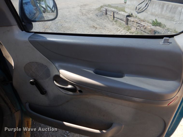 image for item DJ0412 1998 Ford F150  SuperCab pickup truck