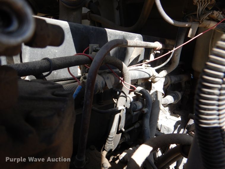 image for item DJ0413 2000 International 9100  semi truck