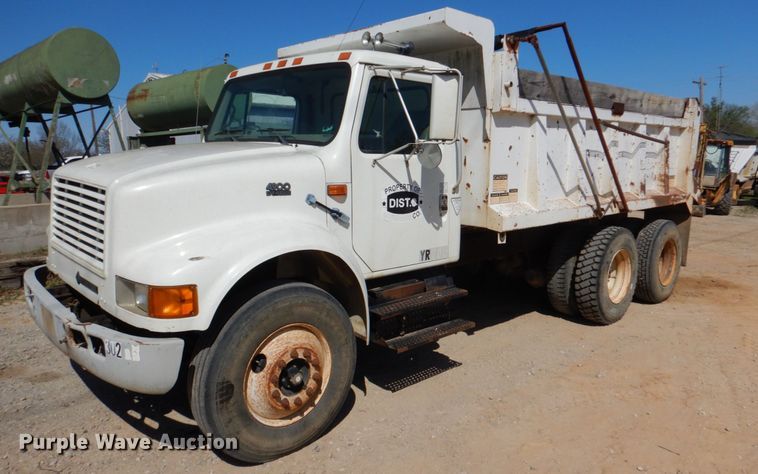 image for item DJ0414 2000 International 4900  dump truck