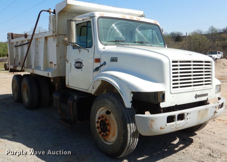 image for item DJ0414 2000 International 4900  dump truck