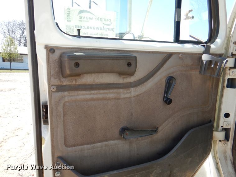 image for item DJ0414 2000 International 4900  dump truck