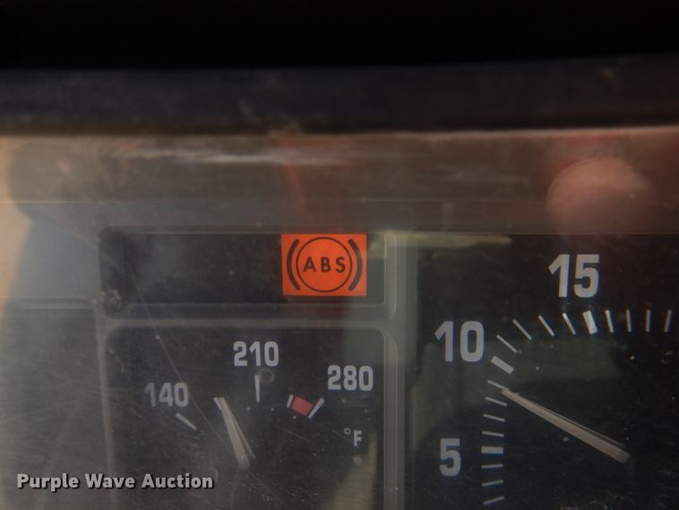 image for item DJ0414 2000 International 4900  dump truck