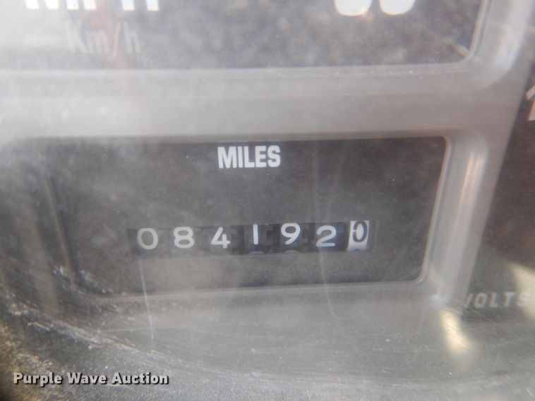 image for item DJ0414 2000 International 4900  dump truck